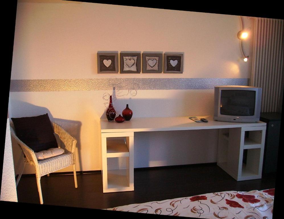 Hotel Garni Battello Melide Quarto foto